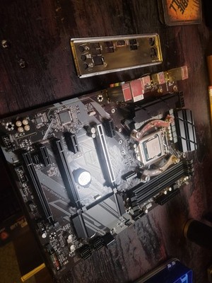 Gigabyte Z390 UD Motherboard WITH i7 9700 Processor