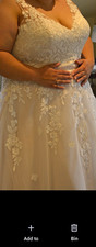Ivory Lace & Tulle Ball Gown Wedding Dress V-Neck Sleeveless Size 20 Plus