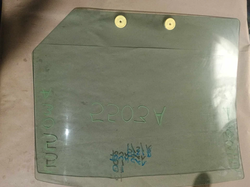 1998-2011 LINCOLN & TOWN CAR Passenger Right Rear Door Window Glass Oem - Image 3 of 3