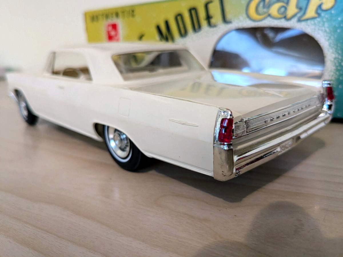 LNIB! **ORIGINAL VINTAGE AMT 1963 PONTIAC BONNEVILLE PROMO MODEL