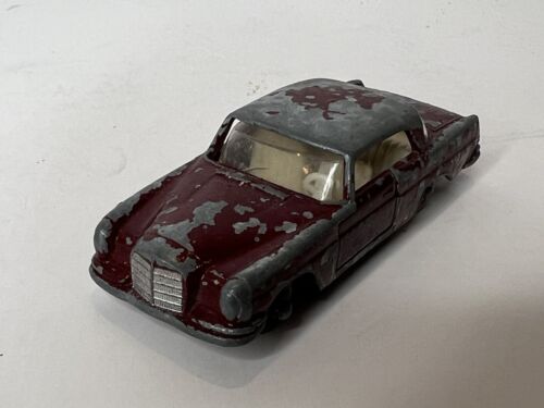 MATCHBOX LESNEY MERCEDES-BENZ 220SE Vintage Diecast Toy Maroon Dark Red
