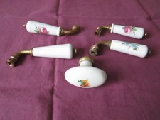 poignées de porte anciennes en porcelaine décorées
