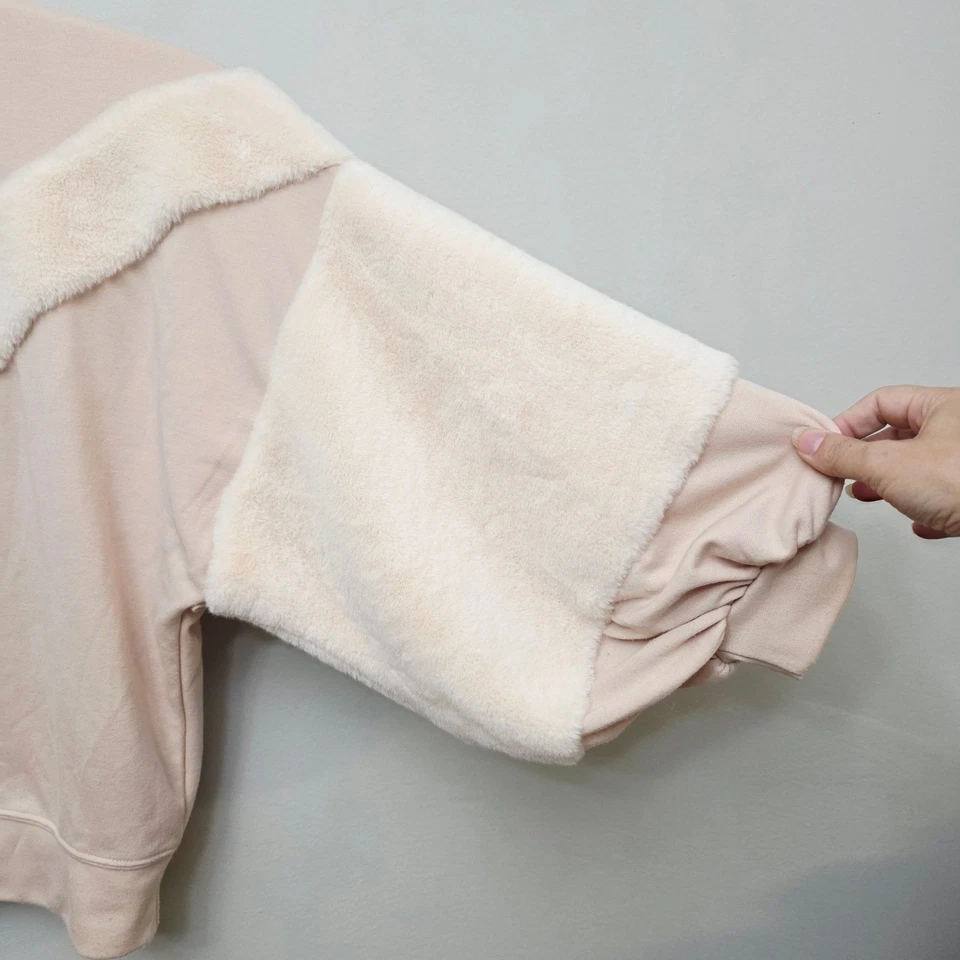 Pulôver Zara Feminino Bege Pele Sintética Sotaque Pequeno Fofo Moda Tamanho Grande - Imagem 3 de 4