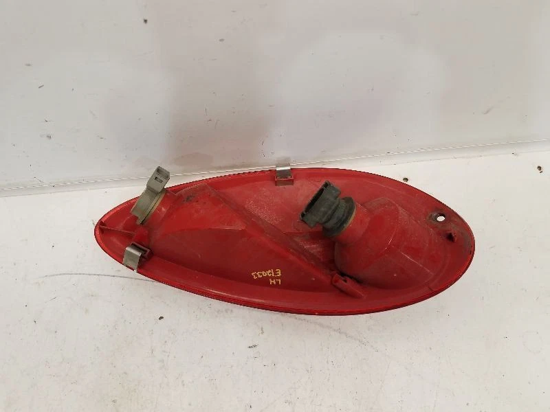 2001-05 Chrysler PT Cruiser Drivers Left Tail Light - Image 3 of 3