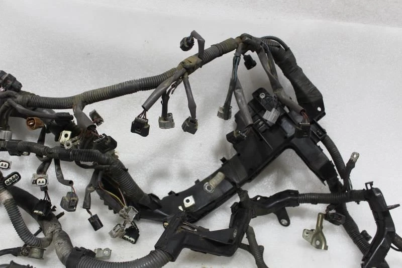 Arnés de cableado del motor Toyota Sequoia 2005 2006 2007 82121-34353 Foto 3 de 4