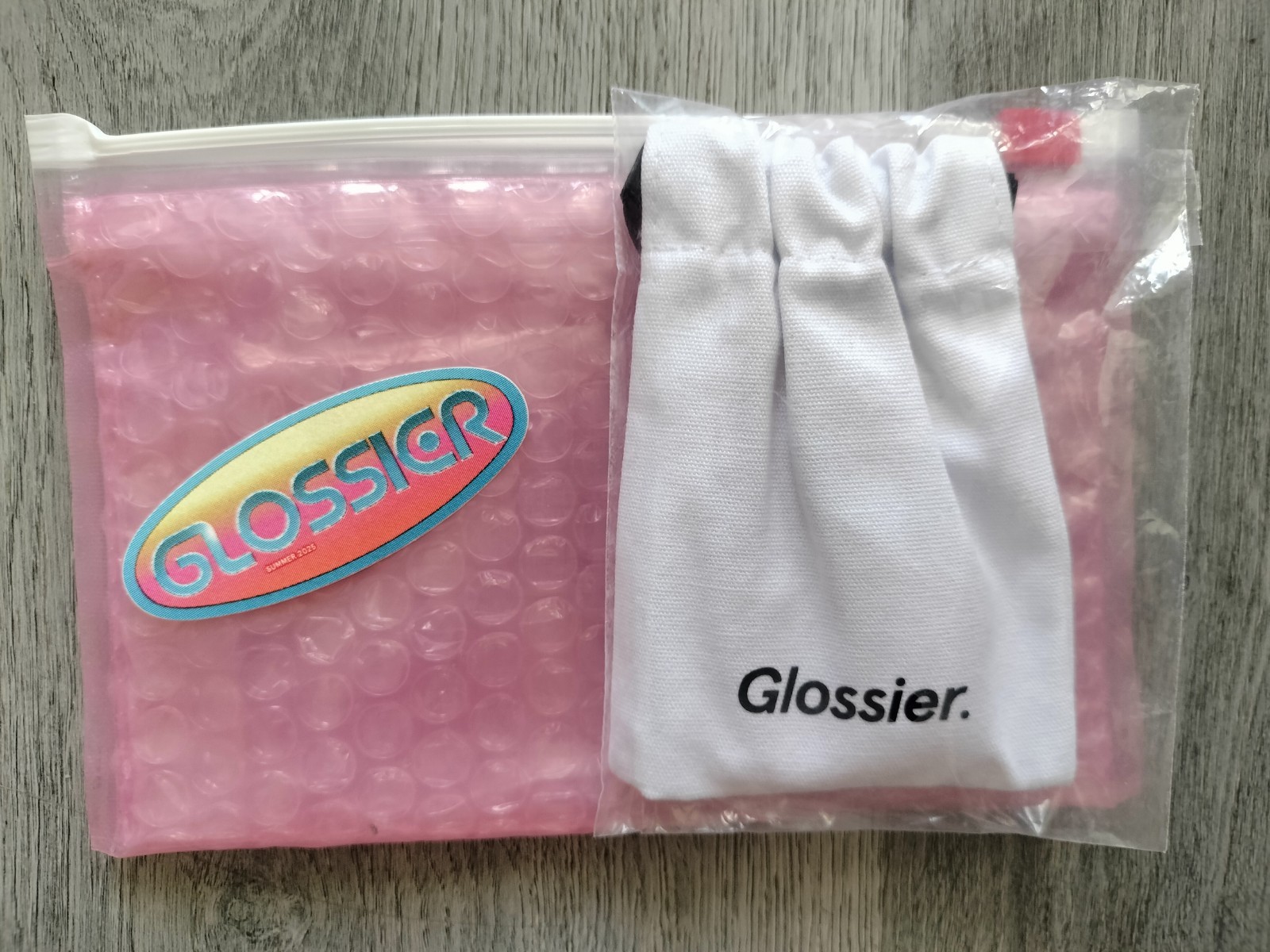 Limited Edition GLOSSIER Las Vegas Logo Dice Keychain + Sticker + Bubble Pouch 