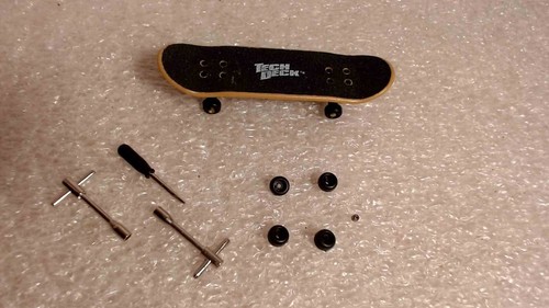 Charlie Wilkins fingerboard Tech Deck plus wheels tools screws nut Penguin - 第 1/12 張圖片