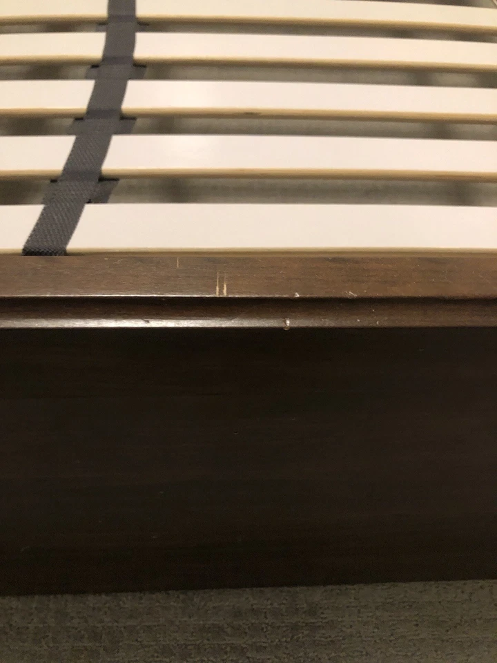 Marco de cama Ikea Queen (Brusali, marrón) + listones (Ikea Luroy) Foto 3 de 4