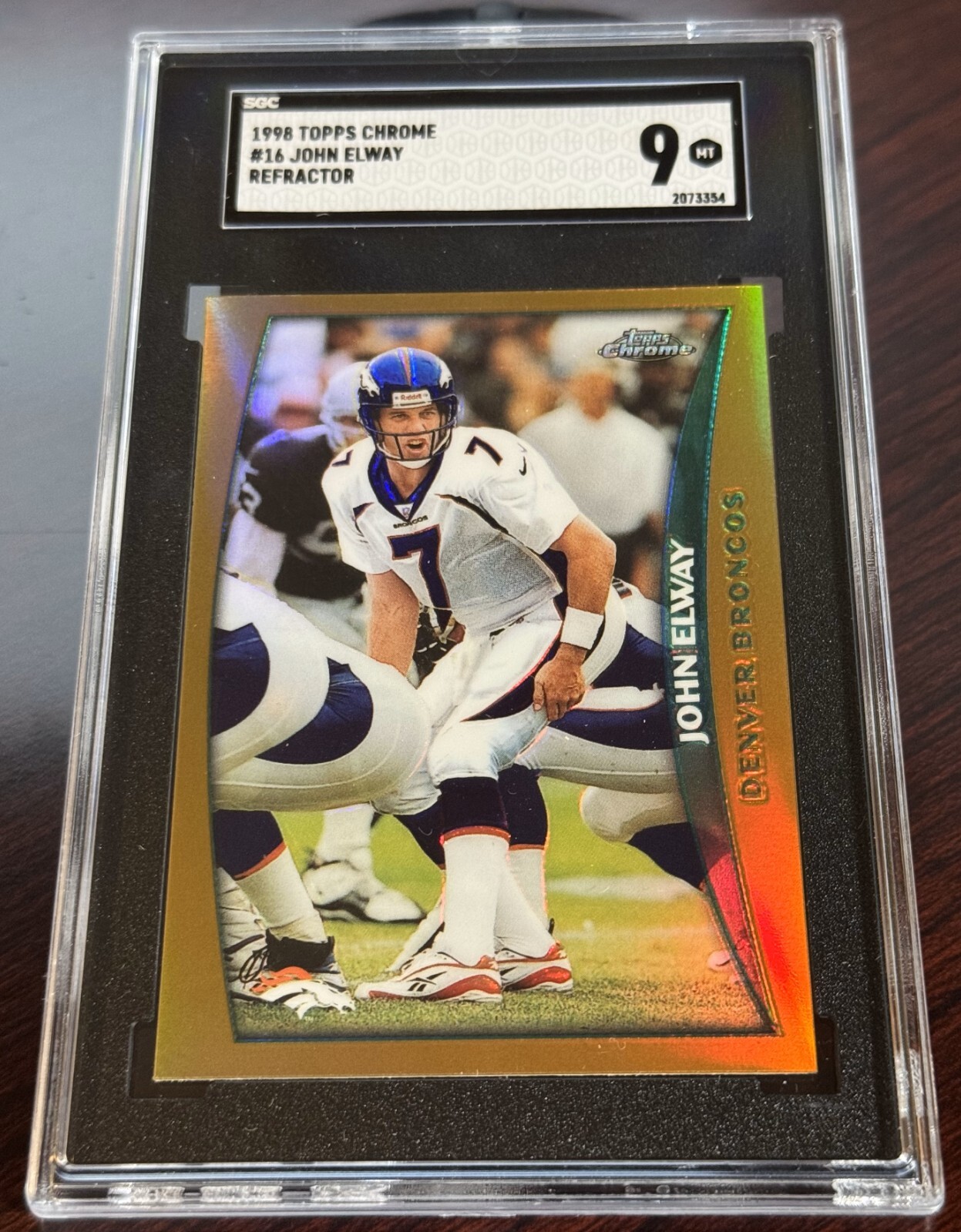 1998 TOPPS CHROME #16 JOHN ELWAY REFRACTOR SGC 9 BRONCOS HOF POP 3