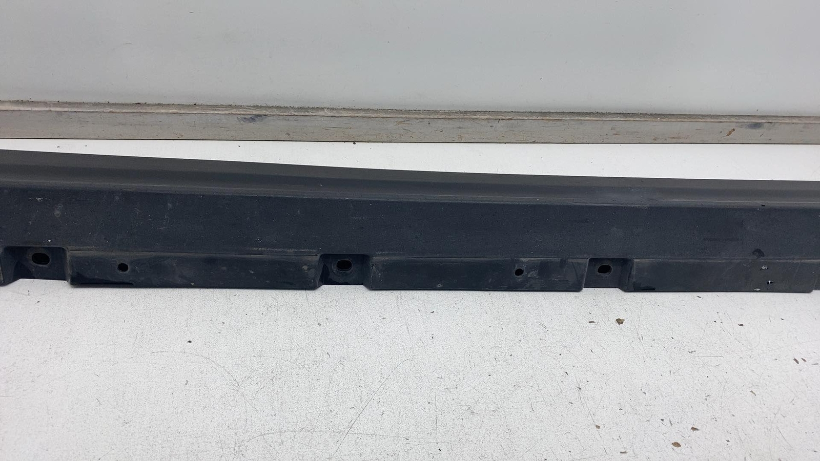 ⭕ 2017-2020 Maserati Levante Left Rocker Molding Panel Side Skirt Trim 670040335
