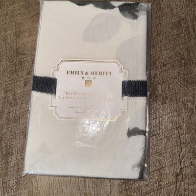 emily and meritt pottery barn The Bed Of Roses White/grey/blk Standard Sham