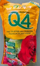 Vitax Pelleted Q4 Plant Food 900g