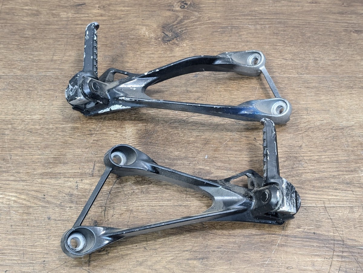 くぅぺーじ 05-08 Kawasaki Ninja ZX6R ZX600P OEM Rearset Foot Peg Rest Set