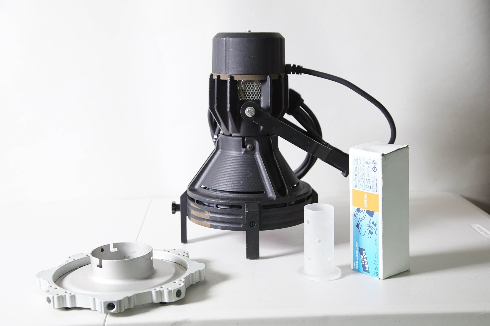 Joker-Bug 800 HMI PAR Light with Case, lenses, Chimera ring, bulbs