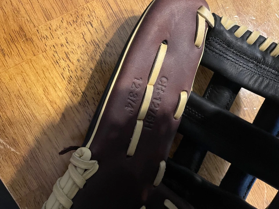 guante de béisbol under armor 12 3/4 Foto 2 de 3