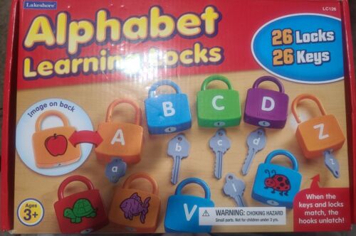 Zamki do nauki alfabetu od Lakeshore z 26 zamkami i 26 kluczami przedszkole przedszkole - Zdjęcie 1 z 2