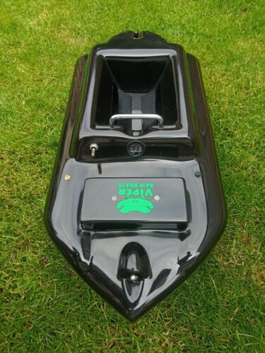 Viper Legacy XT bait boat package built in fish finder 2.4 digital carp fishing - Picture 1 of 11