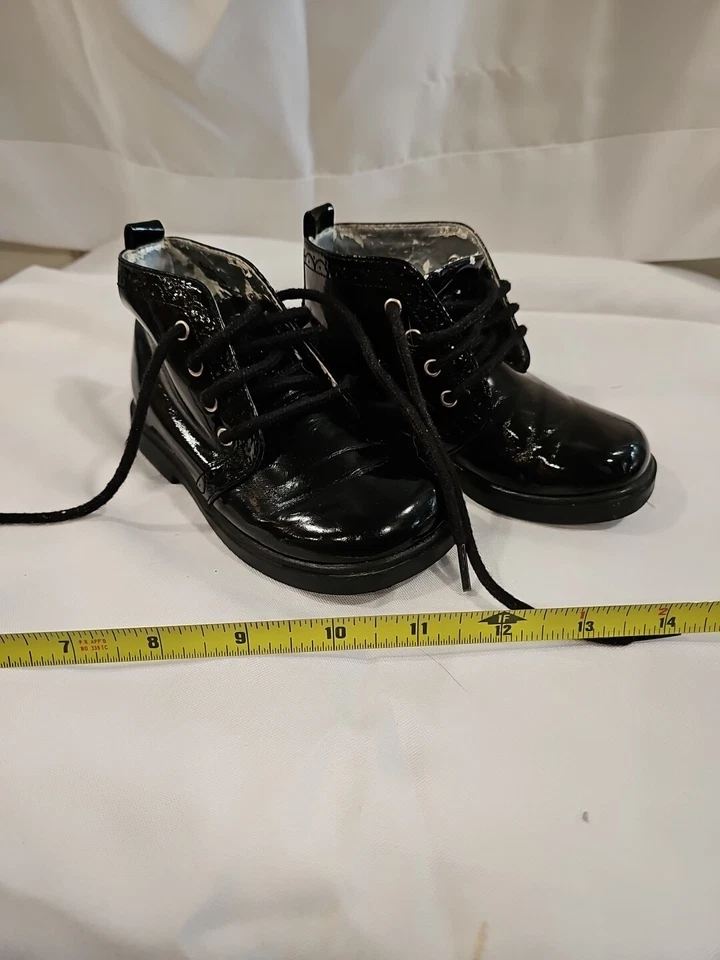 Botín Stride Rite negro talla 8,5 M Foto 2 de 4