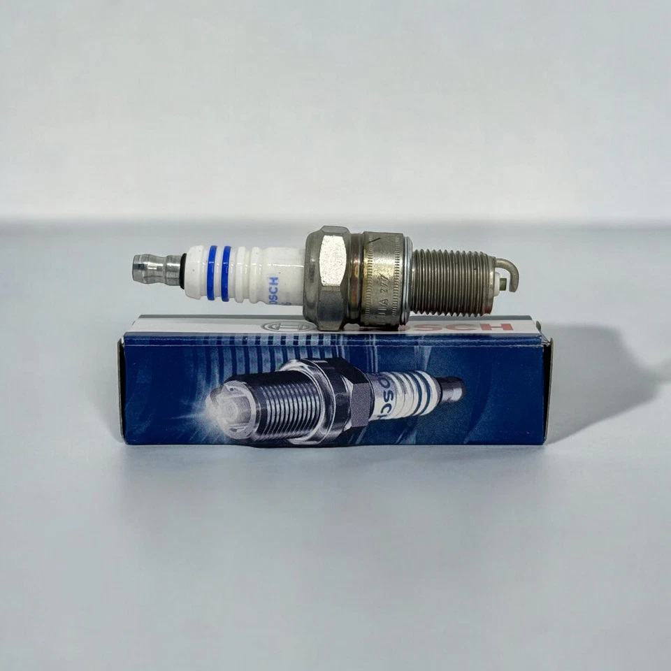 4x Zündkerzen BOSCH passt für Renault Master I 2.0 57/58/59/63kW Bj. 1986-1997 - Bild 4 von 4