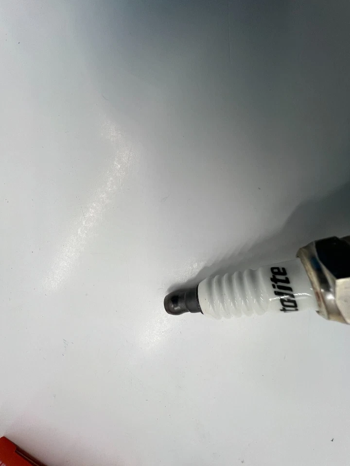 (CANTIDAD 4) Bujía de resistencia de cobre Autolite 5245 para GMC Savana 2500 2012 Foto 4 de 4