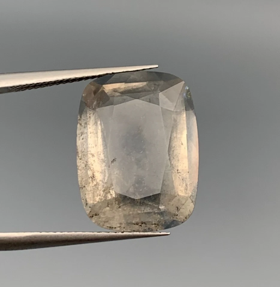 8.90ct blue quartz step coushion cut from pakistan - Image 3 of 4