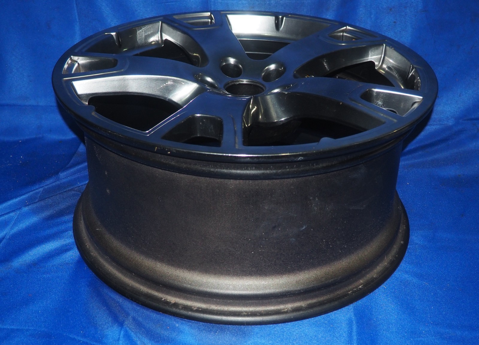 2017-2020 Maserati Levante 20" x 9" 5 Spoke Wheel Rim Nereo Glossy Grey OEM