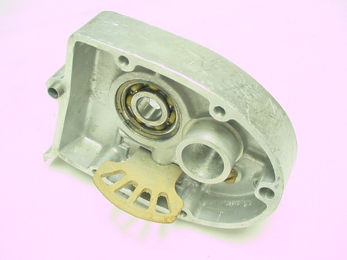 TRIUMPH 500 T100 T100R T100C 5TA INNER TRANSMISSION COVER PART # T1438 CAST IN I - Picture 2 of 3