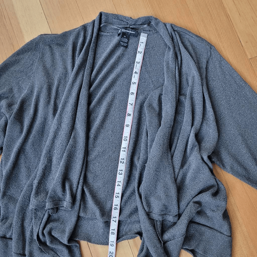 Silver grey open front long sleeved cardigan 3X flowy asymmetrical maximalist - Picture 6 of 7