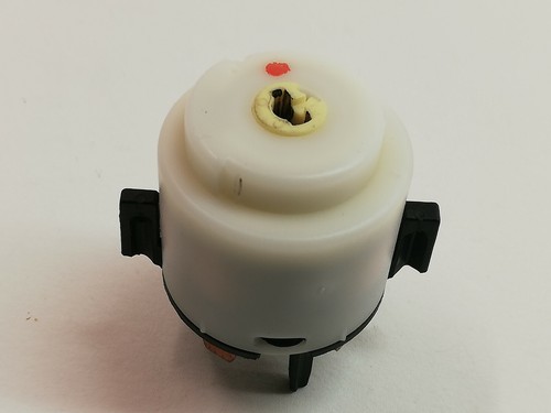 Audi A4 B5 1,6   Zündanlaßschalter Zündschalter Schalter Zündung 4b0905849  (07)