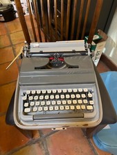 1954 Blue Bird (Torpedo) 18b Typewriter with Case - Tested! thumbnail