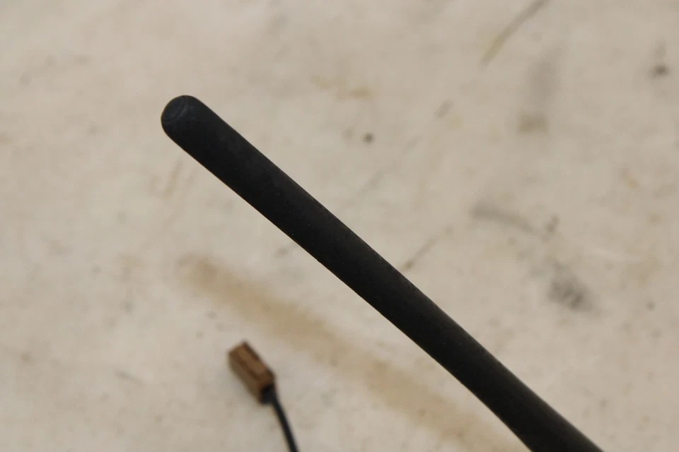 Antena de techo Nissan Juke Shark Fin 2013-2017 OEM LS19 Foto 2 de 4