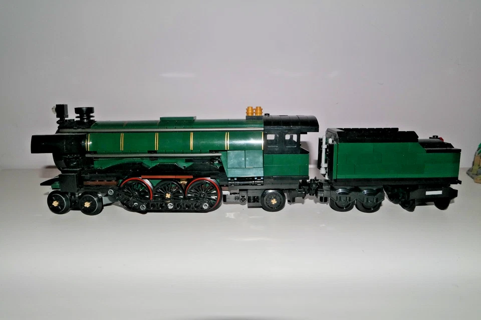 LEGO Creator 10194 Emerald Night, photo 1 of 5