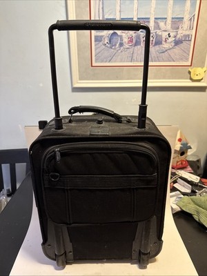 Travelpro FlightCrew Pilot Air 18