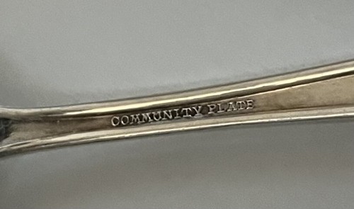 FIVE 6-1/8" Teaspoons- 1917 ADAM pattern - Community Silverplate - Picture 7 of 7