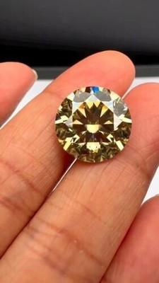 100% Natural diamond sky Light Brown color 4 crt round cut gemstone