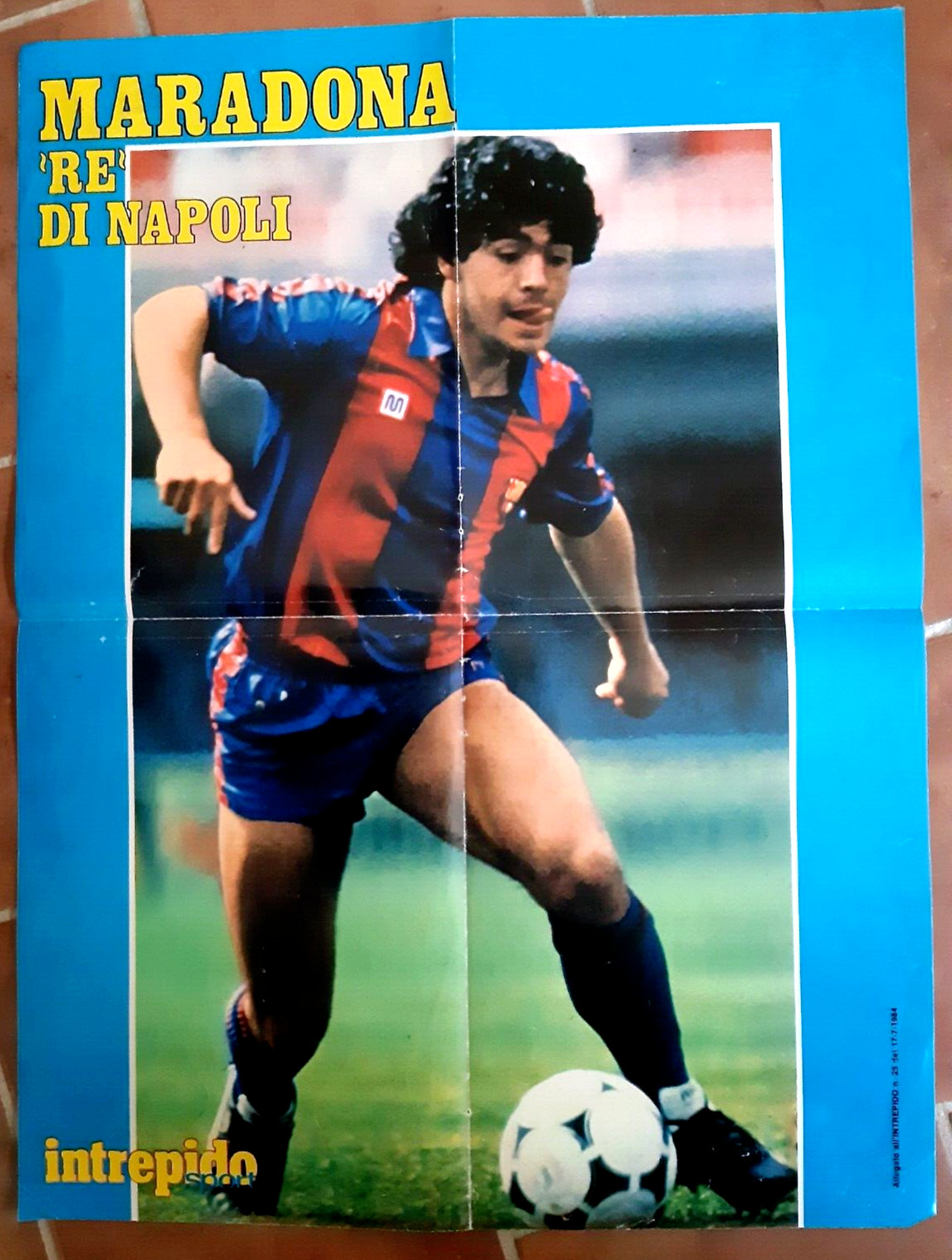 MARADONA NUOVO RE DI NAPOLI - POSTER 1984 ORIGINALE INTREPIDO (46 X 35 CM)