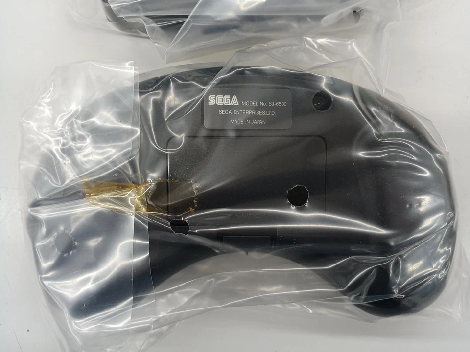SEGA Mega Drive HAA-2654 Wireless Controller Pad Set Japan Vintage Retro Gaming - Image 2 of 4