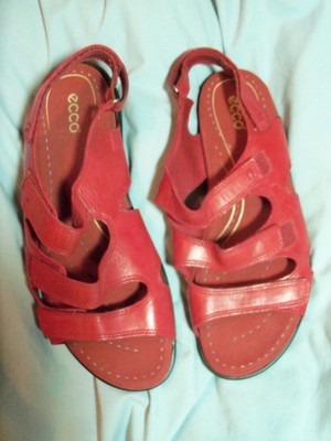 ecco babett red