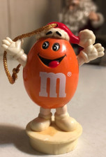 Vintage 1988 Mars M&M ORANGE CANDY SANTA HAT CHRISTMAS ORNAMENT Happy fella 3"