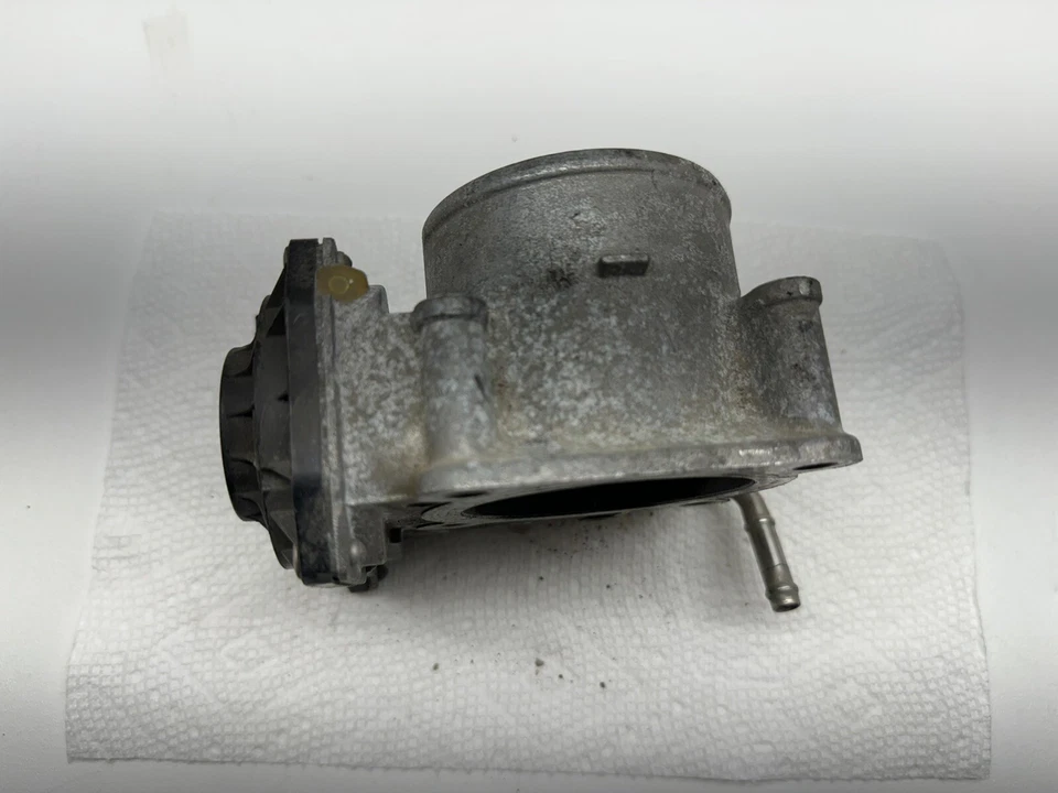 Carrocería de acelerador OE barata para Lexus IS250 2,5 L 2006 GS300 3,0 2006-2015 22030-31020 Foto 4 de 4