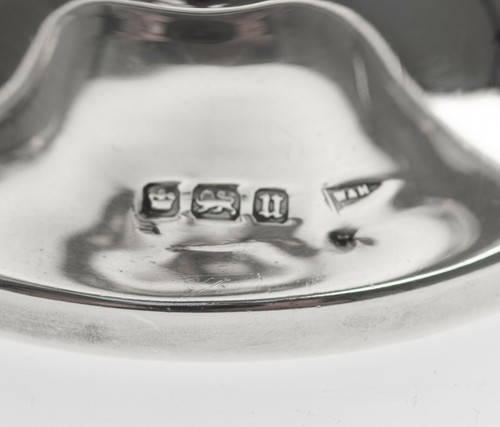 Juego de 4 platos antiguos de dulce o caramelo de plata maciza Walker & Hall / Tazza - Imagen 5 de 6