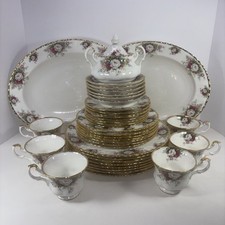 Royal Albert Celebration Ex Cond 38 Piece Dinner Tea Set floral roses White-Red