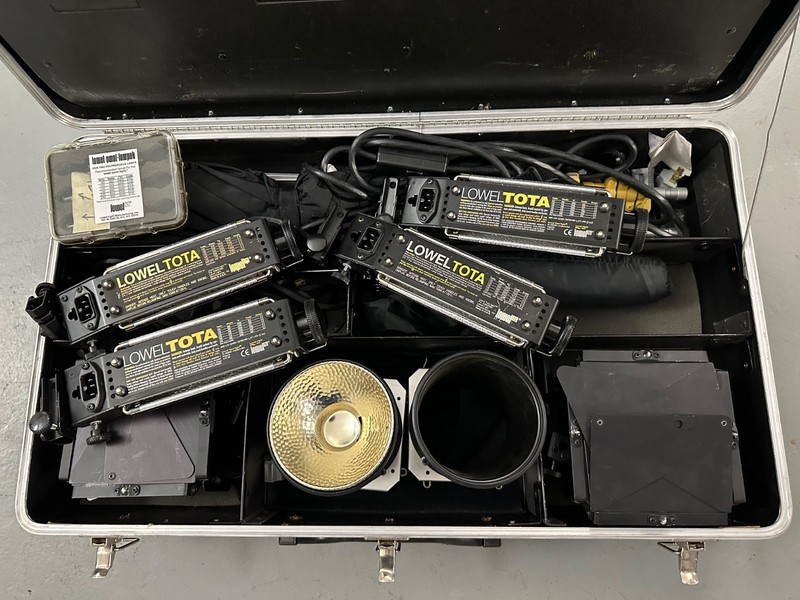 lowel Tota light kit, 6-lights plus!
