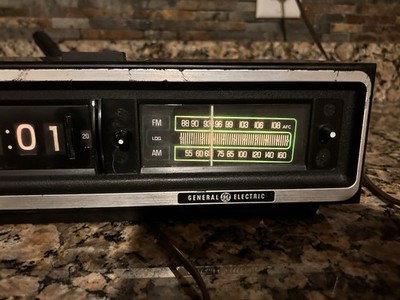 vintage General Electric flip clock radio Snooze Wood Grain Retro