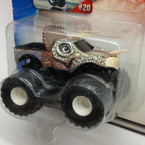 Monster Jam JURASSIC ATTACK Small Hub Hot Wheels Monster Jam 1:64 Diecast Base - Picture 8 of 11
