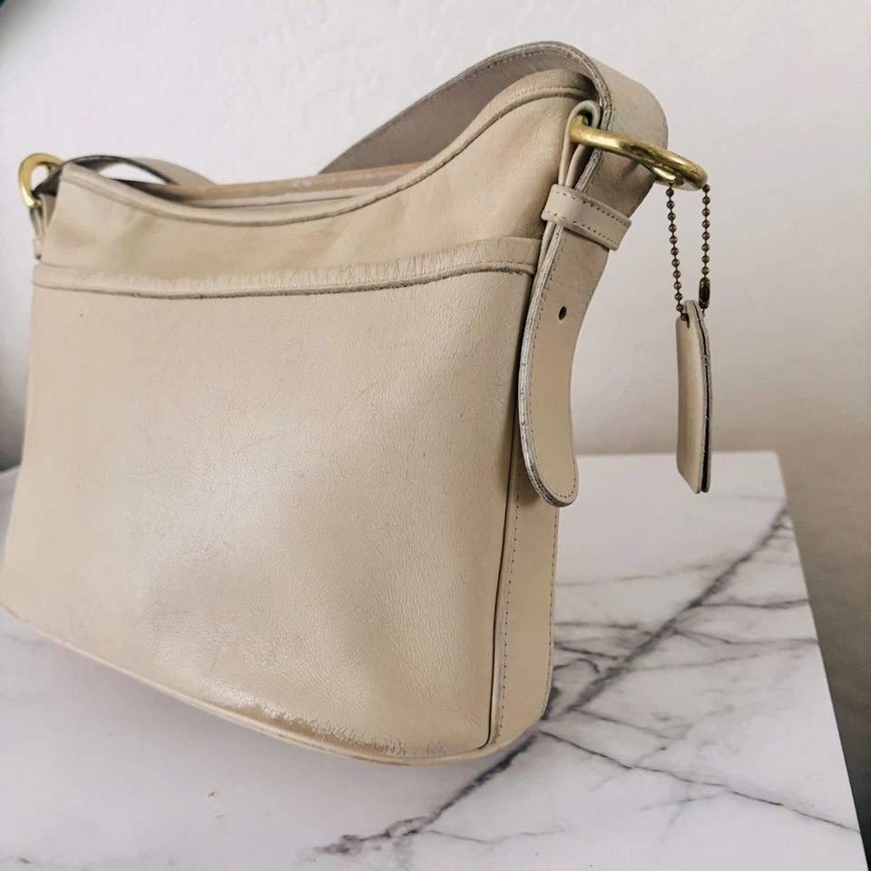 Bolso de hombro Coach 1995 vintage con valor de hueso en elegante color crema Foto 3 de 4