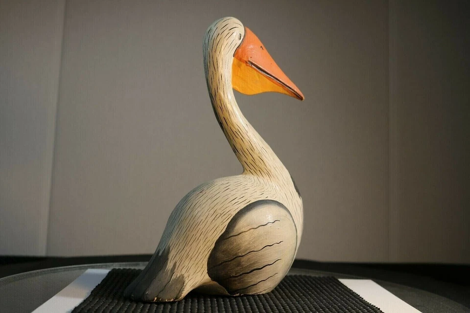 Pelícano de madera sentado tallado a mano madera escultura tropical pájaro arte decoración Foto 3 de 4