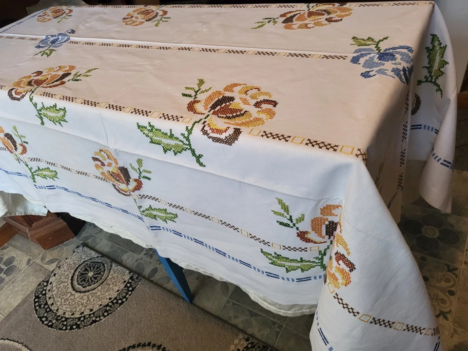 Alte Leinen-Tischdecke mit Kreuzstichstickerei, Handarbeit, 155 x 124 cm! - Bild 3 von 4