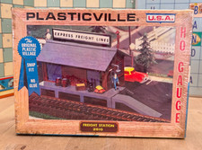 Vintage Bachmann Plasticville USA HO Scale Freight Station 2610, New Sealed Box