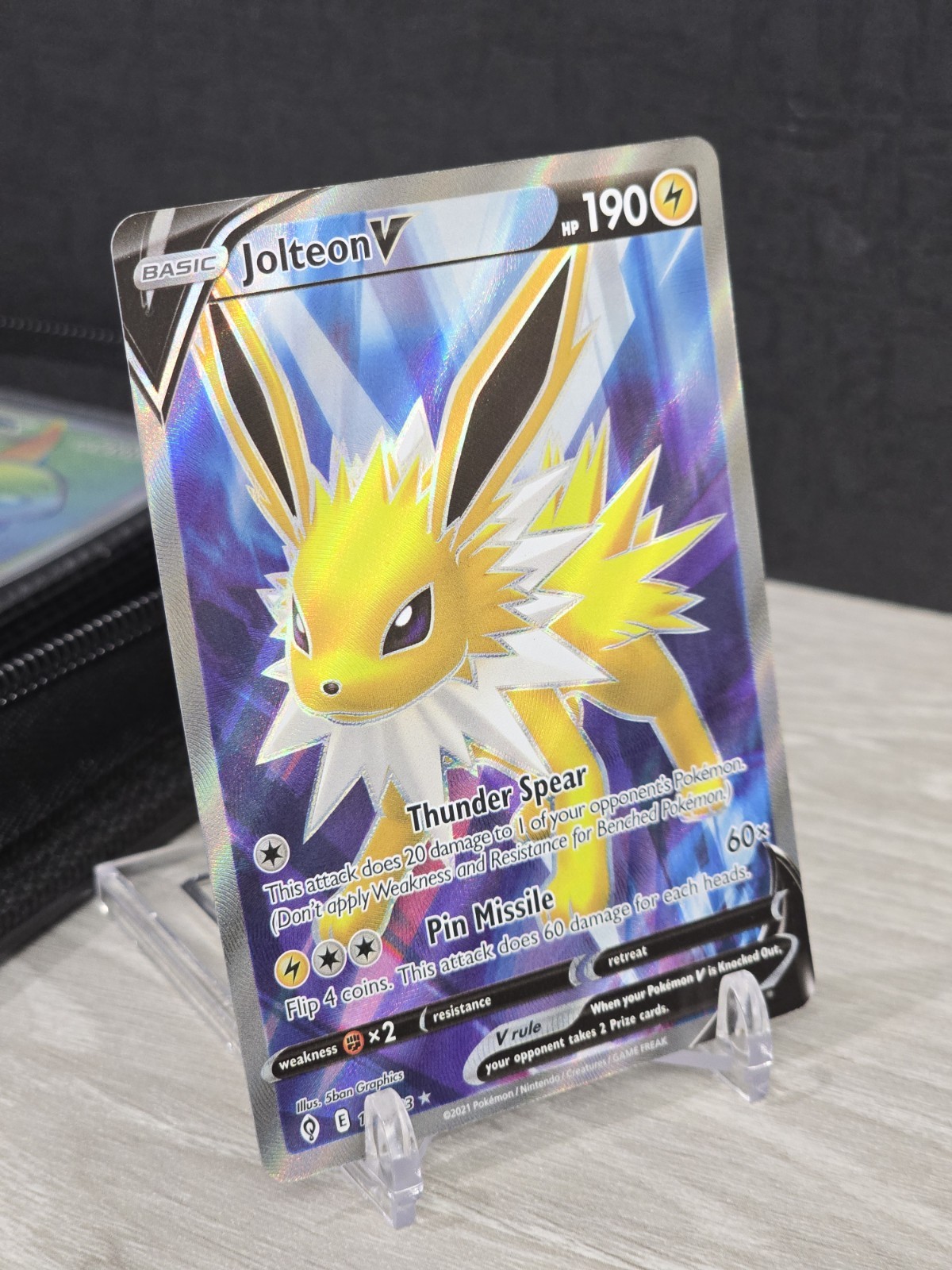 Pokémon Card TCG Jolteon V (Full Art) 177/203 SWSH07: Evolving Skies Holo NM